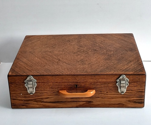 Vintage wooden artist - ,